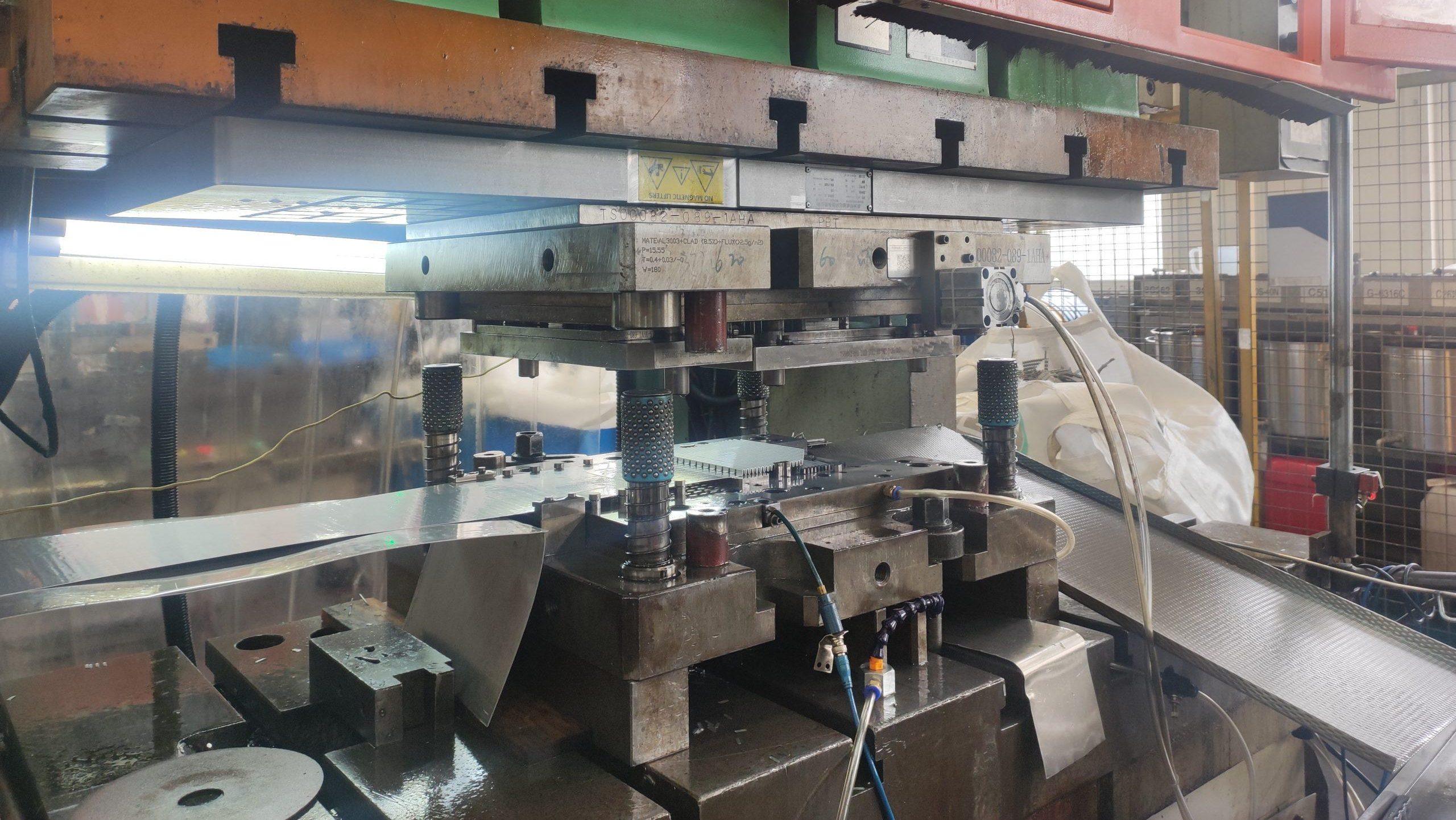 Magnetic Quick Die Change System for Automobile Stamping Construction Part Manufacture