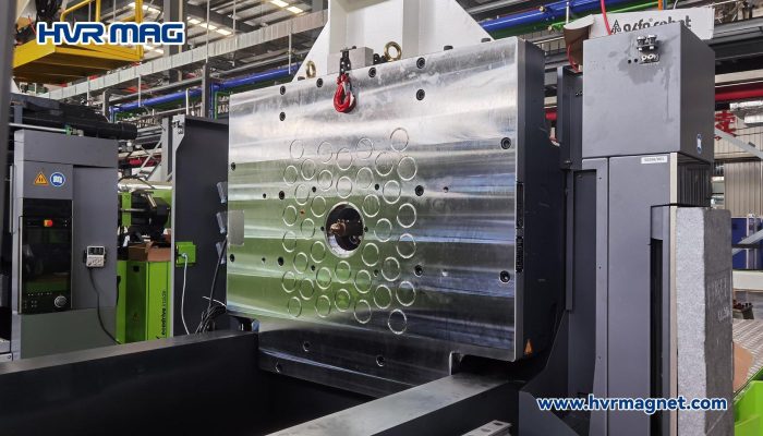 Magnetic platen in injection molding machine