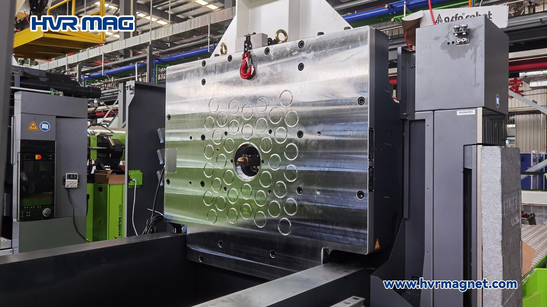 Magnetic platen in injection molding machine