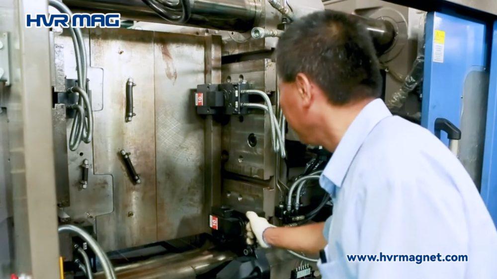 hydraulic quick mold change system mold clamping process