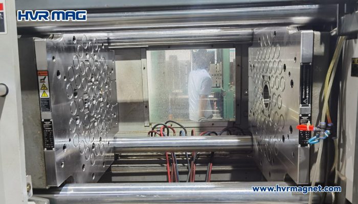magnetic quick mold change system in injection molding machine