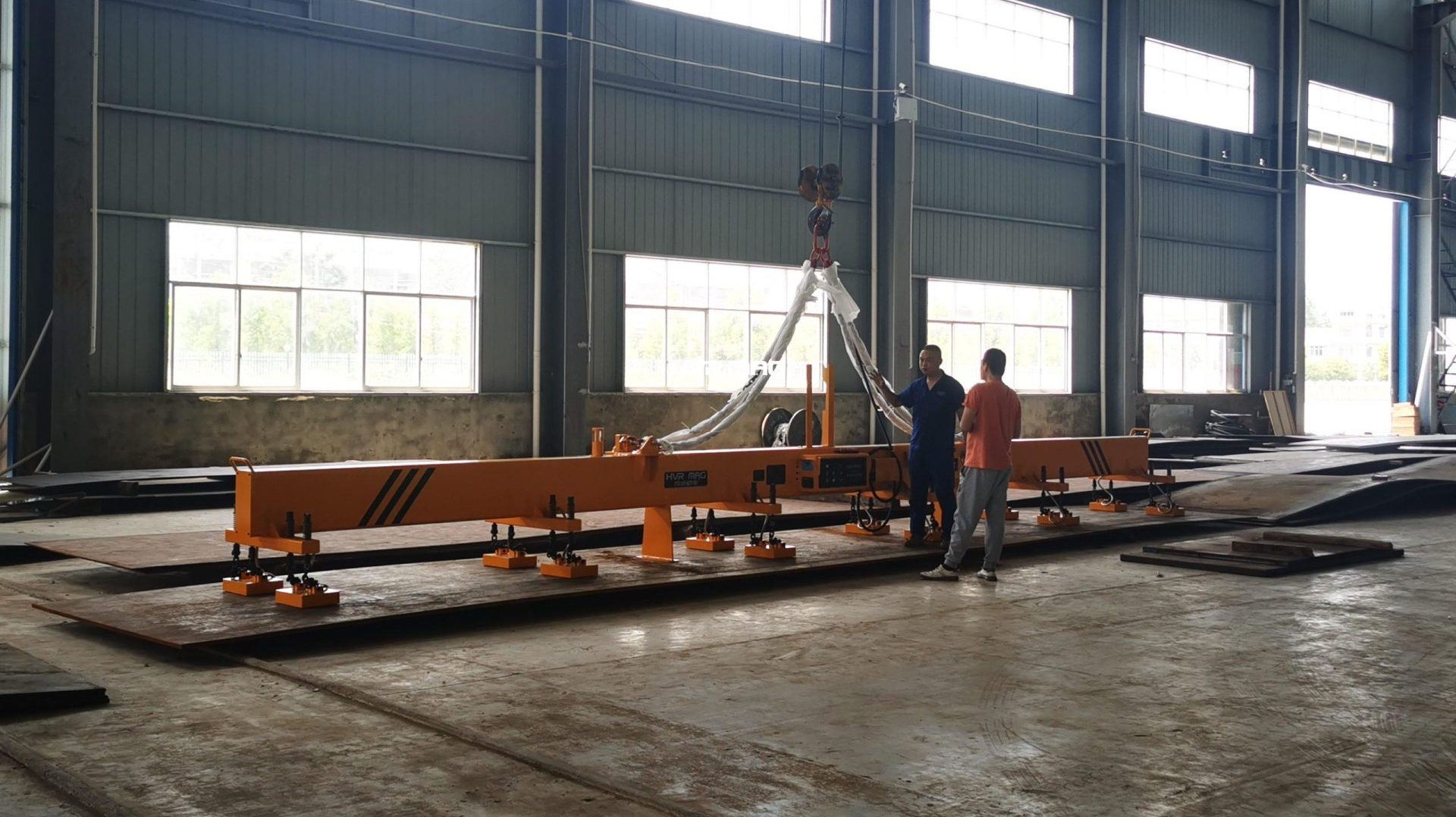 Load Single Steel Plate to Cutting Table