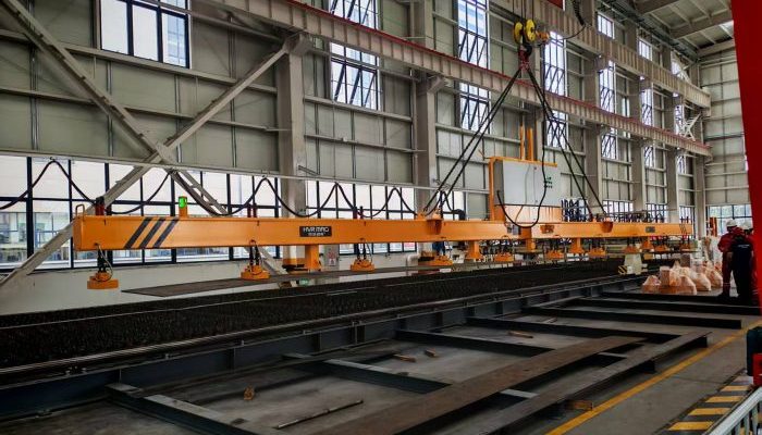 How Can We Load Single Steel Strips Safely